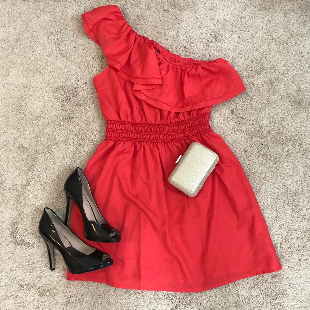 One shoulder dress